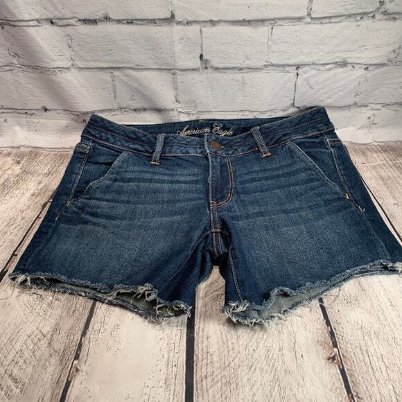AMERICAN EAGLE Women’s Stretch Back Button Pockets Cut-Off Jean Shorts - Size: 6 - Picture 1 of 8